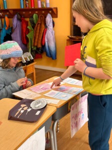 3rd grade students learning about money